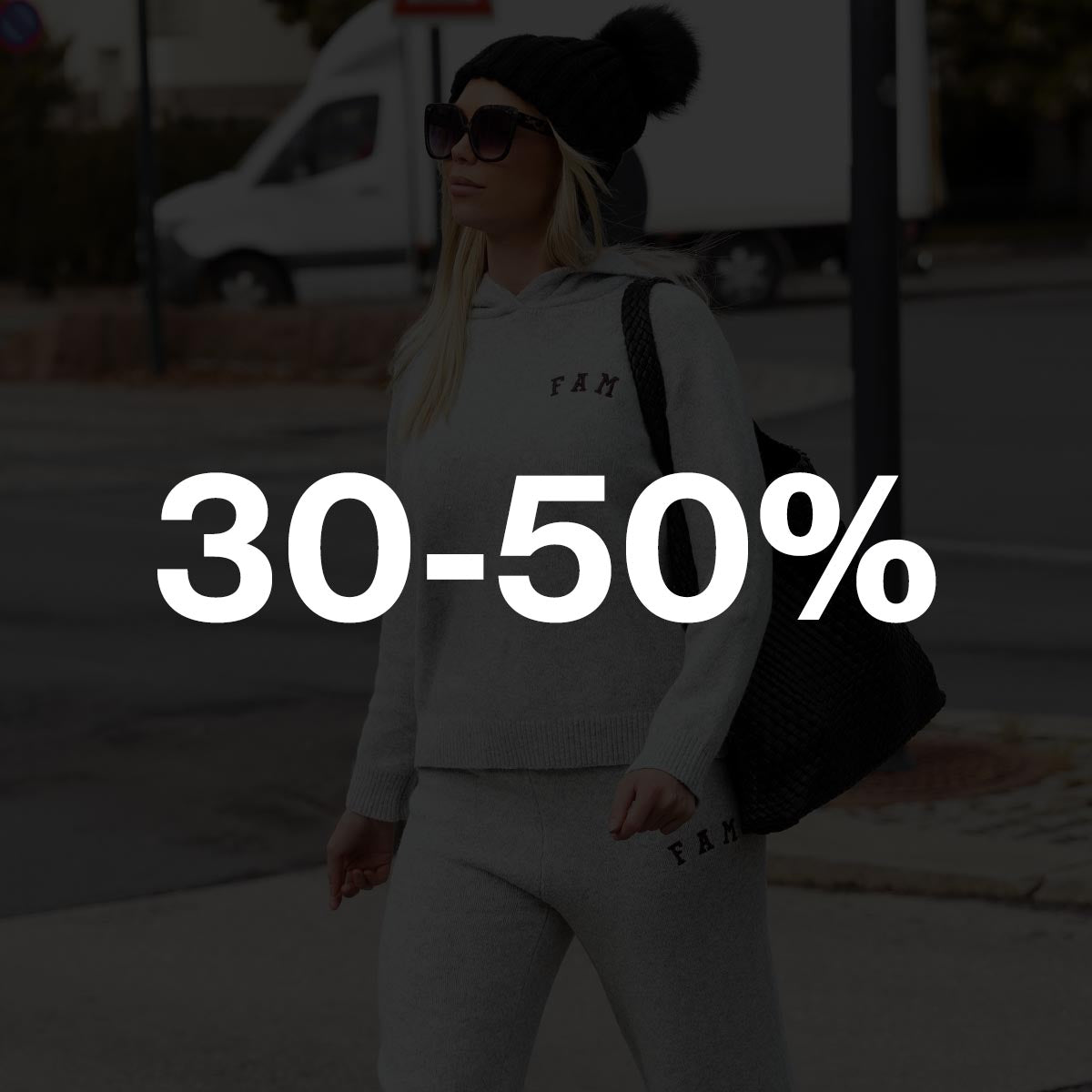 30-50% Black Week - Produkter i fokus med 30-50% rabatt for Black Week. Se hele utvalget av klær til dame. Vi har et stort utvalg av treningsklær, tights, jeans, løpesko og mye mer. Du finner et stort utvalg av ulike produkter på salg hos oss.