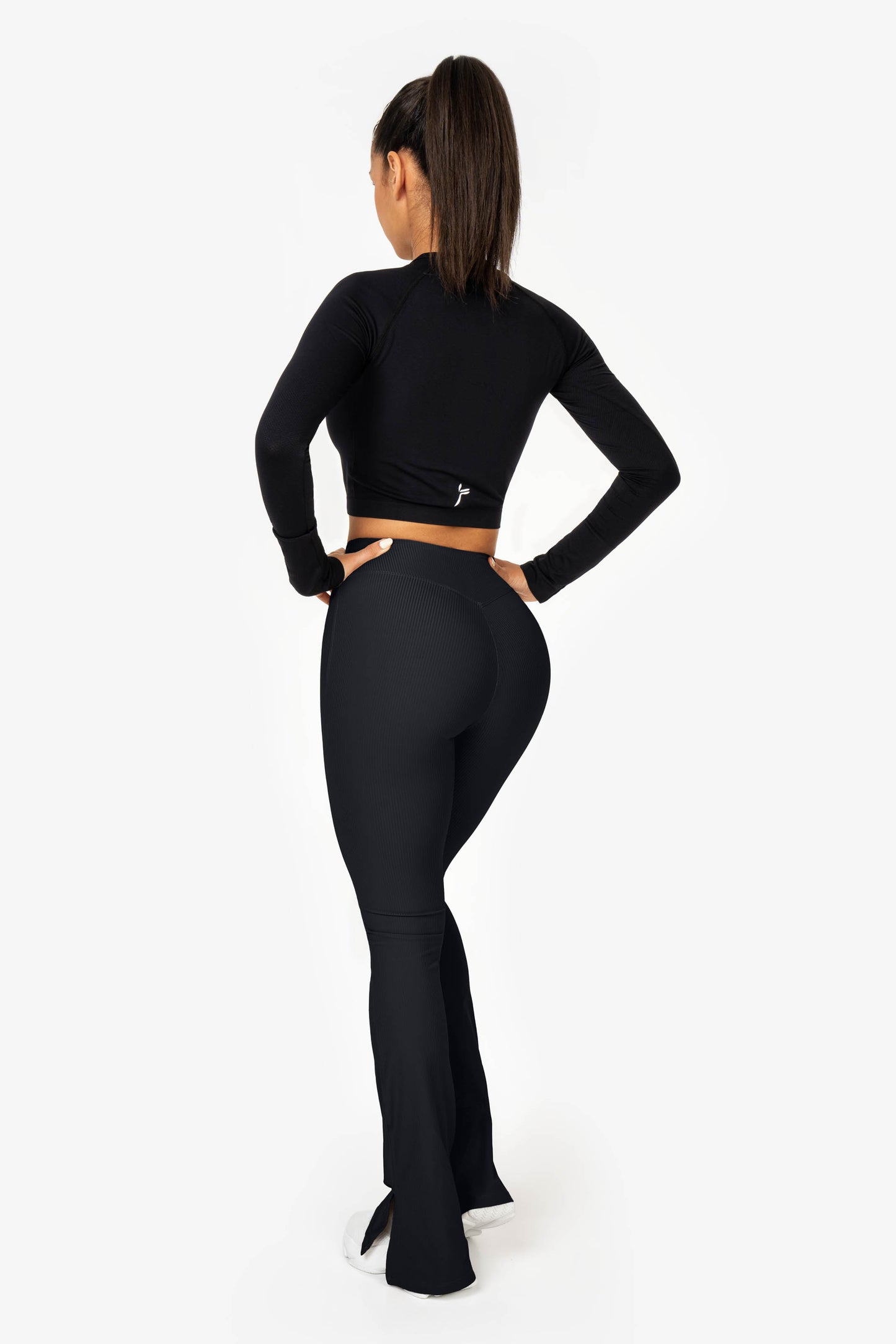 Black Ribbed Flare Pants - for dame - Famme - Leggings