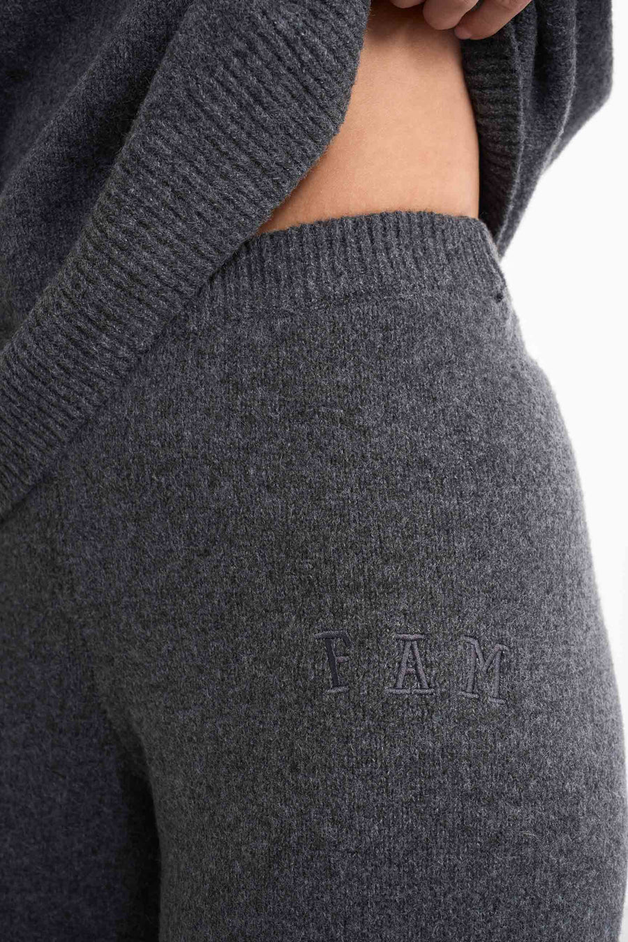 Legacy Knit Pants · Gris foncé