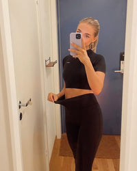 Signature Flared Leggings